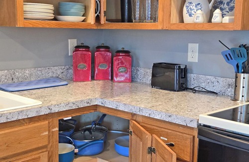 Wells Apartment | The Sequel - spacious 3 bed 2 bath apartment sleeps 6; Great for long-term stays
