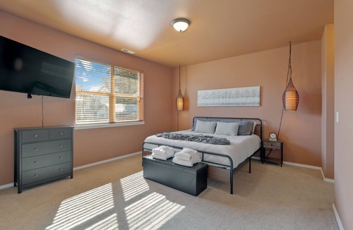 Longview House | This house is a 3 bedroom(s), 2 bathrooms, located in Longview, WA.