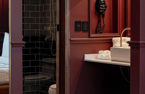 Benito Juarez Bed & Breakfast | Timeless Elegance with City Views