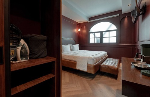 Benito Juarez Bed & Breakfast | Timeless Elegance with City Views