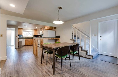 Amazon House | TrackTown Retreat-Walk to Hayward Field & U of O