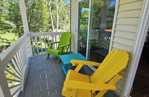 Madison-on-the-Lake Apartment | Tree-Top Lake-Front Cottage