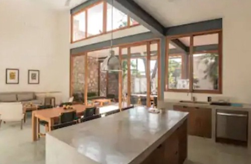 Zona Paseo Montejo House | tres soles