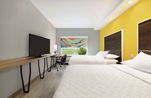 Webster Hotel | Tru by Hilton Houston Webster NASA