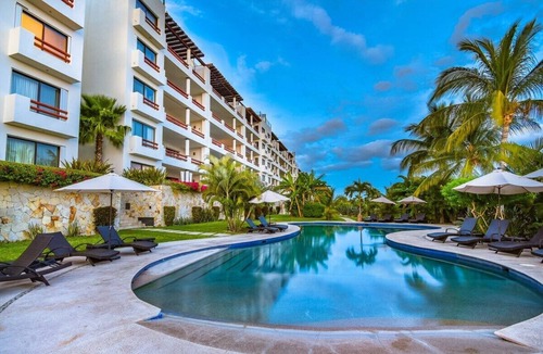 Downtown San Jose del Cabo Condo | Upscale Ocean View 2BR Suite · Resort Pools & Gym