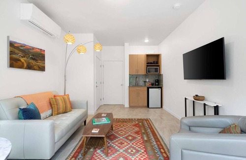 Boise Condo | Views of the River w/2 Bikes to Cruise the Boise Greenbelt! Steps to Whitewater Park & Quinn's Pond