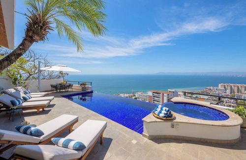 Romantic Zone Villa | Villa Ventana - 7 BR