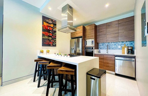 El Tezal Condo | Vista Velas Condo · Pool, Gym & Pickleball Courts