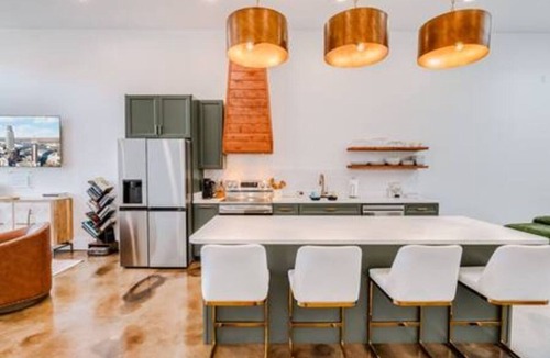 Central Business District House | Walk to everything Downtown Mobile, Pets Welcome 5 min walk to Regions Arena