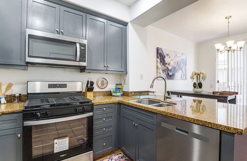 Compton House | Walk to Train Station & More! Modern Compton Unit