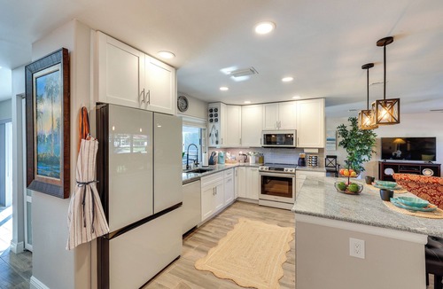 North Fort Myers House | Waterfront Home w/Boat Dock & Bar in N Fort Myers