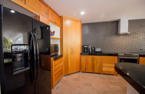 Santa Maria Huatulco House | Welcome #Canadians sleeps 6 ppl #ExPats #Surfing #Bocana #Beach #pool #STARLINK