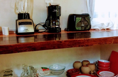 La Veleta House | WELCOME TO YOUR PARADISE! SOULFUL LOFT 10 MIN DRIVE TO THE BEACH & 5 TO CENTER