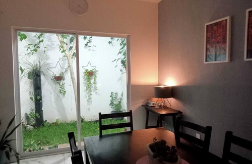 La Salle 2 House | Wendy's house (pets welcome)