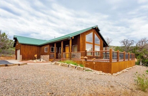 Zion National Park East Entrance Cabin | Zion Views- Casa De Canyon+ Resort Access
