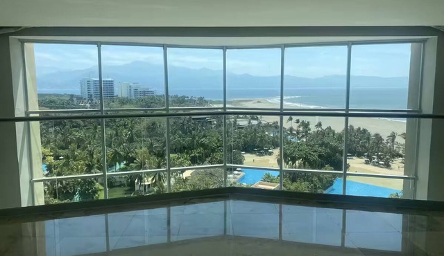 1 Bedroom Grand Mayan Deluxxe Ocean Front VIP Access Park & 2x1 Golf Tournament in Nuevo Vallarta