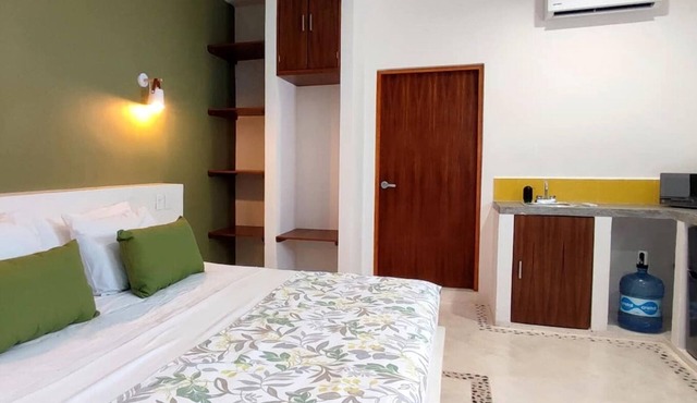 1 Block to Beach, Garden, Air, Kitchenette, C4