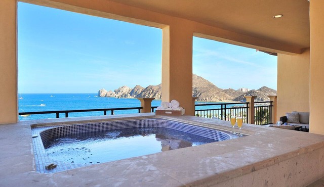 15% OFF Luxury 2-Story 4BD Oceanview Penthouse in Cabo, Gated community in Cabo San Lucas