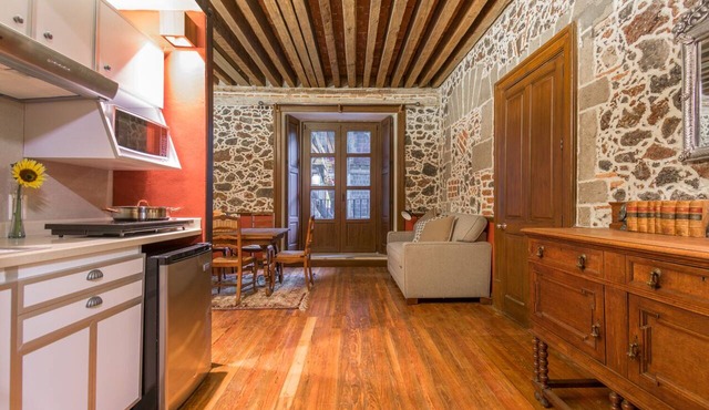1BR Historic suite w/balconies - 100 mts from the Cathedral. CASA SAUTO in Ciudad de México