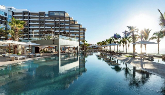 1BR resort unit in brilliant Cabo San Lucas with luxury spa & gym- sleeps 4 in Cabo San Lucas