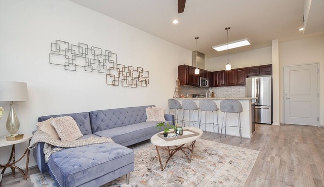 1D | Gated Complex | Daily Needs in Walking Distance in Katy