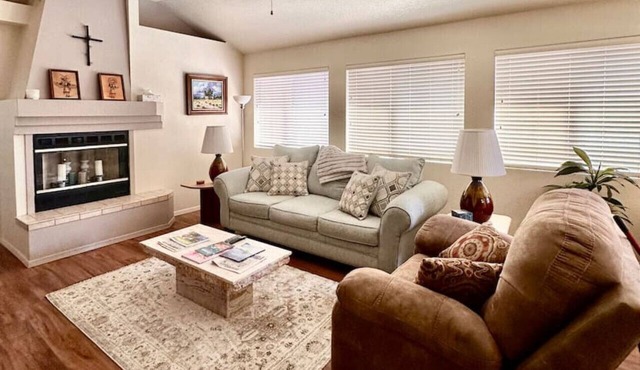 2 bd/2bth near NMSU and Memorial Medical Center in Las Cruces
