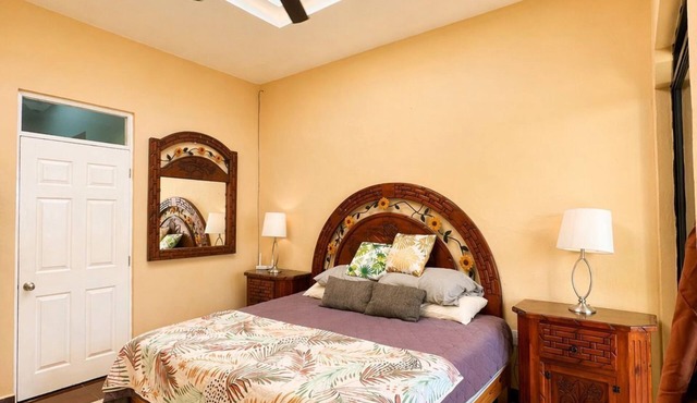 2-bedroom house in tranquil Centro Mazatlán with AC in Mazatlán