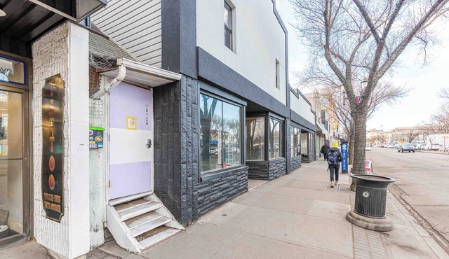 3bdrm unit on Whyte Ave in Edmonton