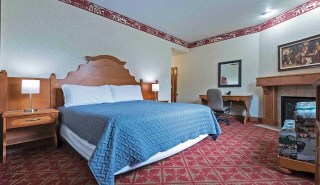 4-Star Zermatt Resort King Suite-15 Mins to Park City, Sundance & Deer Valley! in Wasatch County