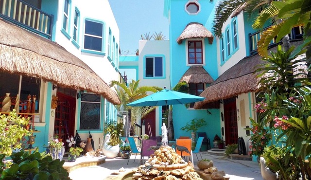 Abandon stress, all ye who enter here in Akumal