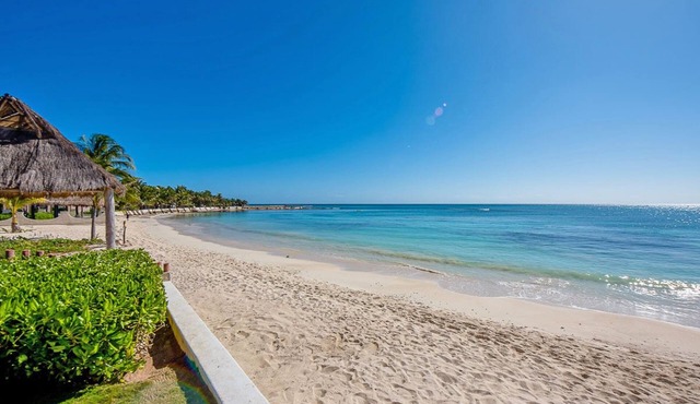 Amazing Luxury Caribbean Retreat! Beach Front in Q.R.