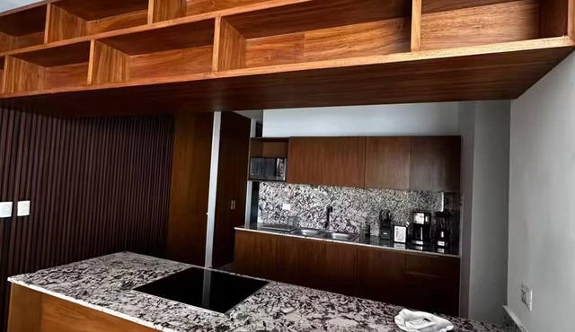 Apartment with pool, gym and park