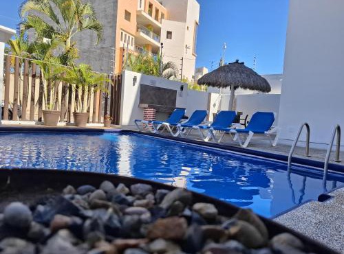 B3 Condo con terraza privada y jacuzzi a metros de la playa in Rincon de Guayabitos