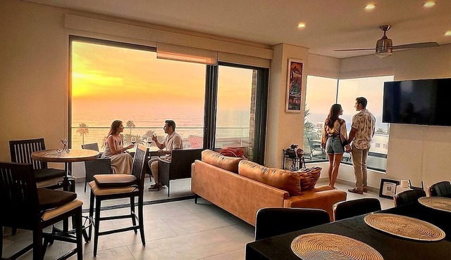 Baja Penthouse - Oceanfront Wrap-Around Views in Plaza del Mar