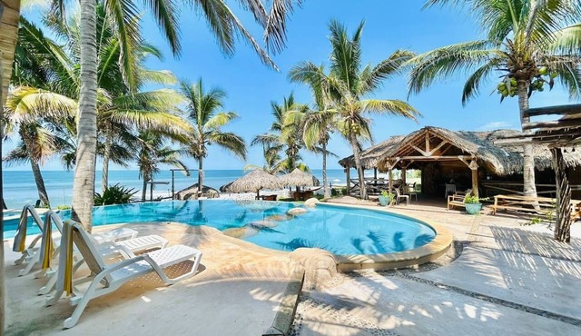 Beachfront Perfect Getaway By Partner Host in Celestino Gazca Villaseñor