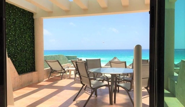 Beach Villa with terrace overlooking the Caribbean w/private entrance to beach in Cancún