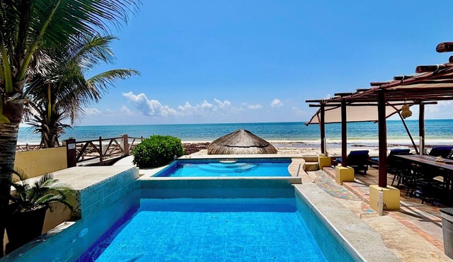 Beachfront 4 Bdrs. Penthouse with Private Pool, Chef, Housekeeper