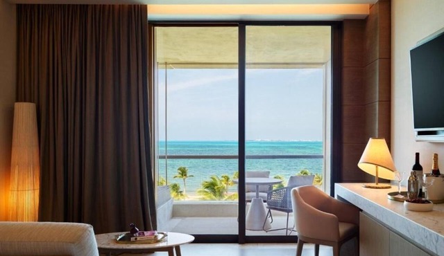 Beachfront Family Haven Near Punta Sam & Golf Club