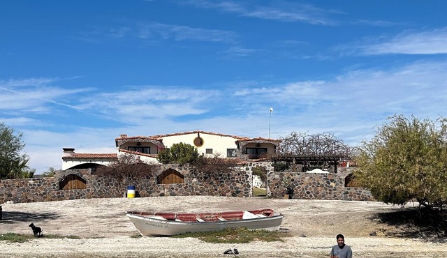 Beachfront Mansion - Luxury (5BR/5Bath) w/staff, Beachfront 5 bedroom Awesome! in Ejido San Lucas