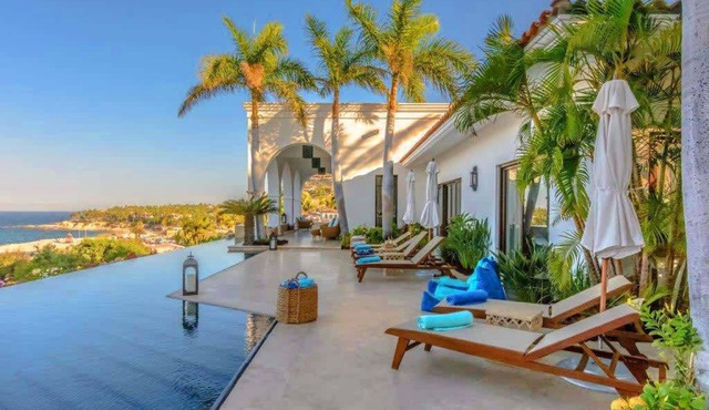 Beachfront Palmilla Villa with Private Beach Walk in San José del Cabo