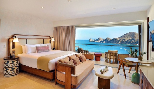 Beachfront Paradise Found! Rooftop Pool, Sun Terrace, Spa & Wellness Center in Cabo San Lucas