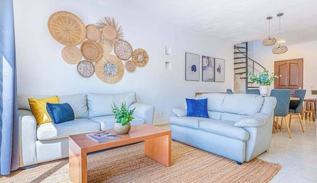 Beachside Apartment with Balcony & Private Pool!