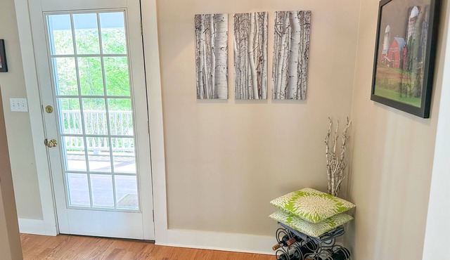 Beautiful Farmhouse Close to Warren Village and Sugarbush Resort in Warren
