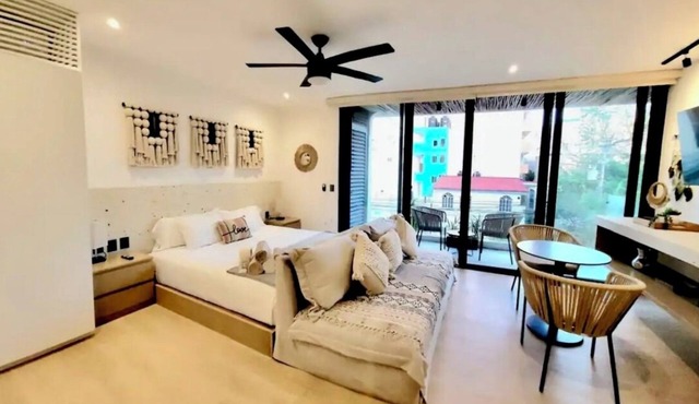 Beautiful Studio with AC, WiFi, near to 5th. Avenue and public beach in Soliralidad