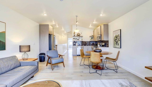 Beautiful Townhome - Steps to Downtown Boise! in Boise