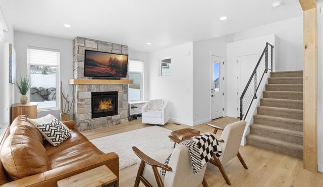 Belaview 12778 | Huge Home | Mtn Views | Near Skiing | 2 Living Rooms in Hideout