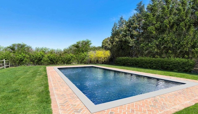 Bridgehampton Home on Lush Acre, Heated In-Ground Gunite Pool, Close to. in Bridgehampton