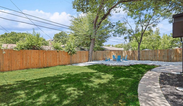 Bright Modern Home | 3BR, 2BA, Fenced Backyard in Irving