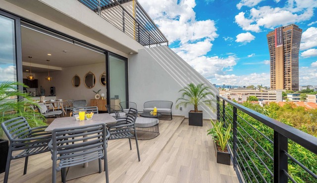 Capitalia | Elegant Terrace & CDMX’s Elite Area in Ciudad de México