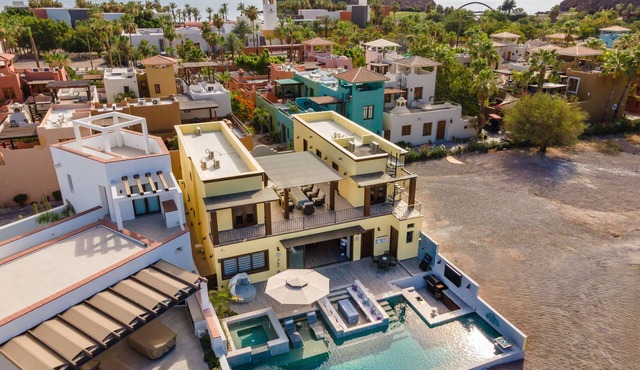 Casa Feliz, Villa w/private Resort Pool and Luxury Accommodations, Car and Boat in Loreto